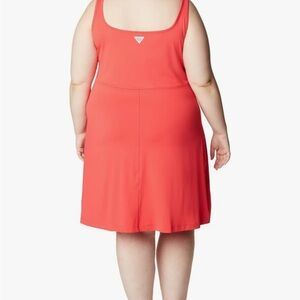 NWT Columbia Freezer III Dress Hibiscus red